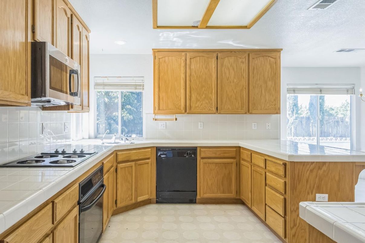 Interior, Kitchen, Recessed Lighting, Tile Countertops