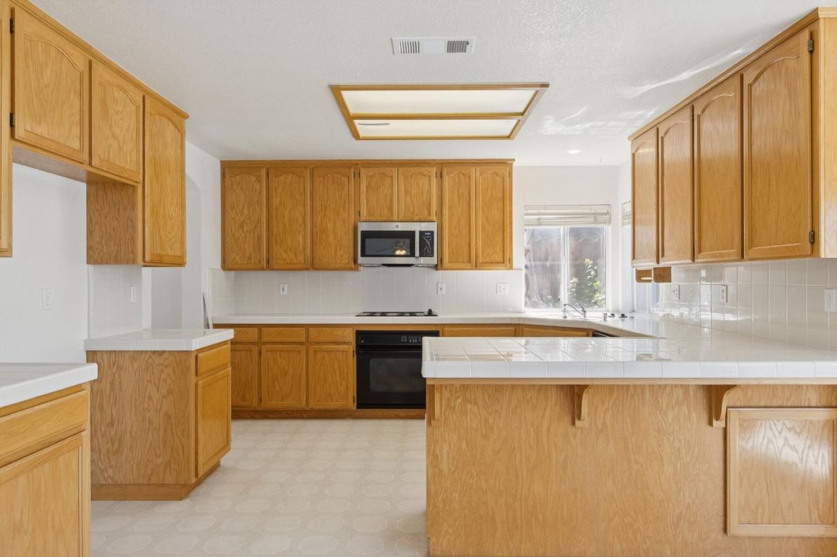 Interior, Kitchen, Recessed Lighting, Tile Countertops