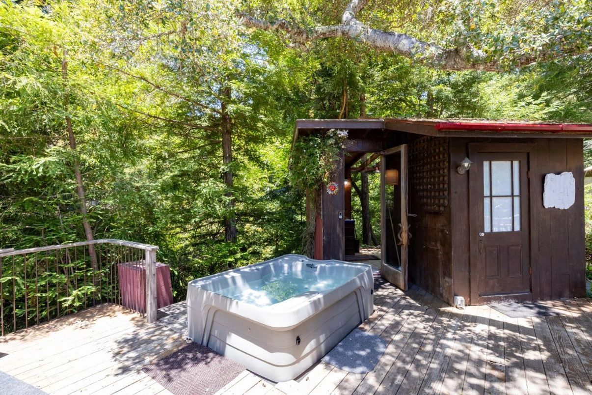 Exterior, Hot Tub