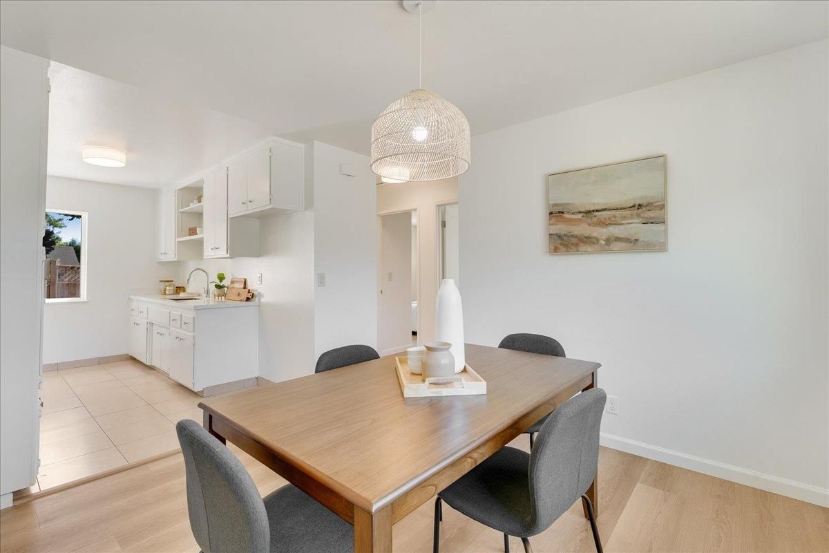 Dining room, Interior, Kitchen, Pendant Lights, Wood Texture Flooring