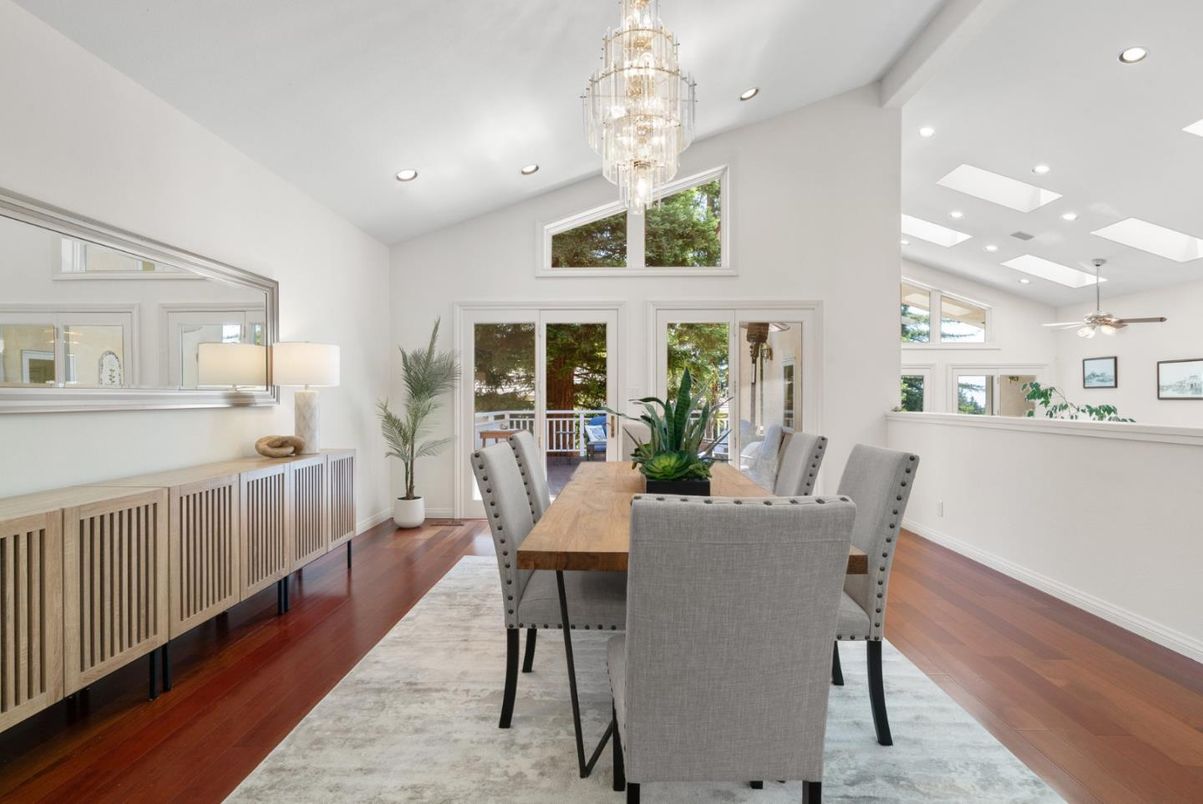 Chandelier, Dining room, Interior, Recessed Lighting, Wood Texture Flooring