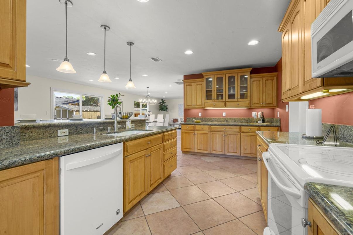 Interior, Kitchen, Pendant Lights, Recessed Lighting