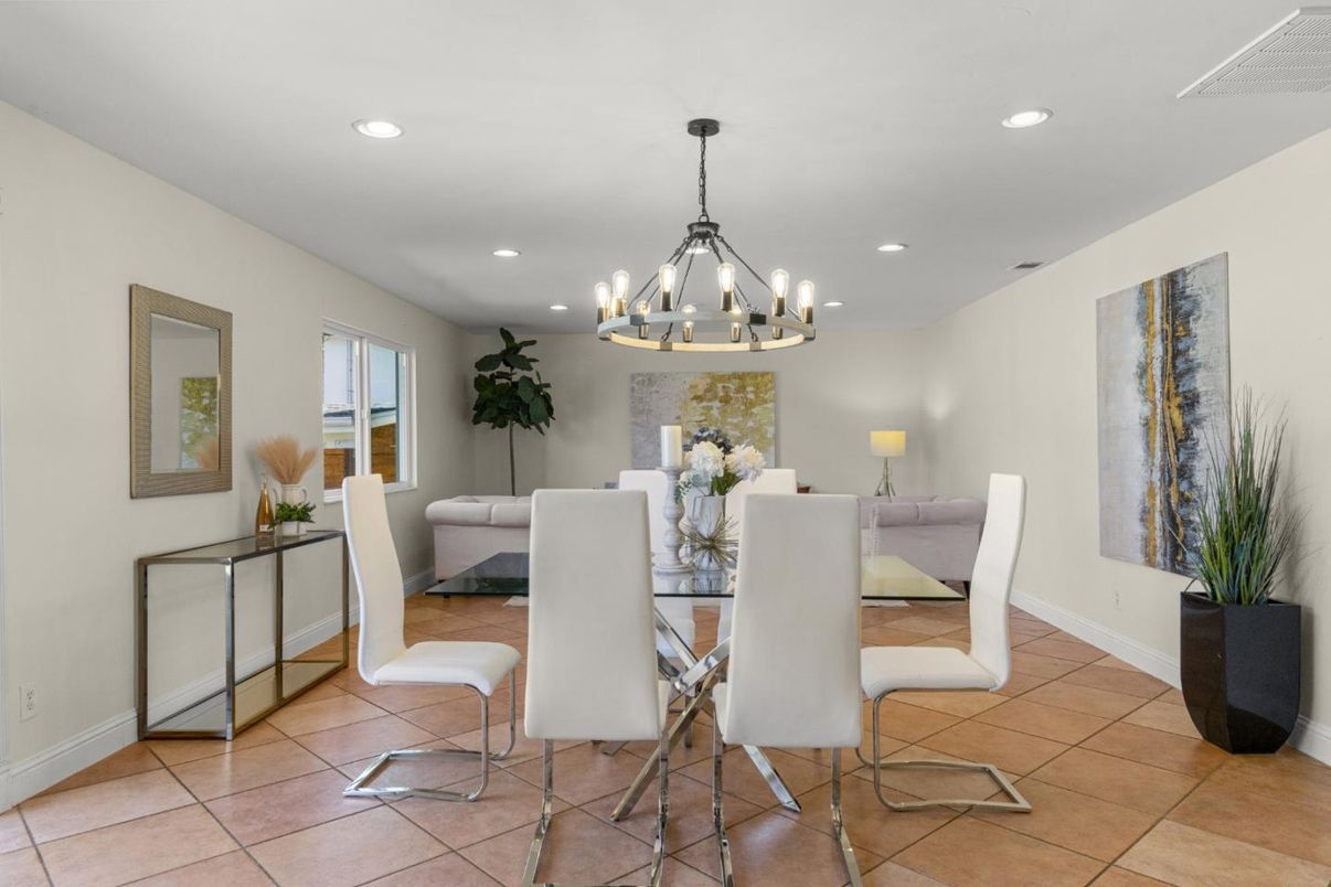 Chandelier, Dining room, Interior, Recessed Lighting