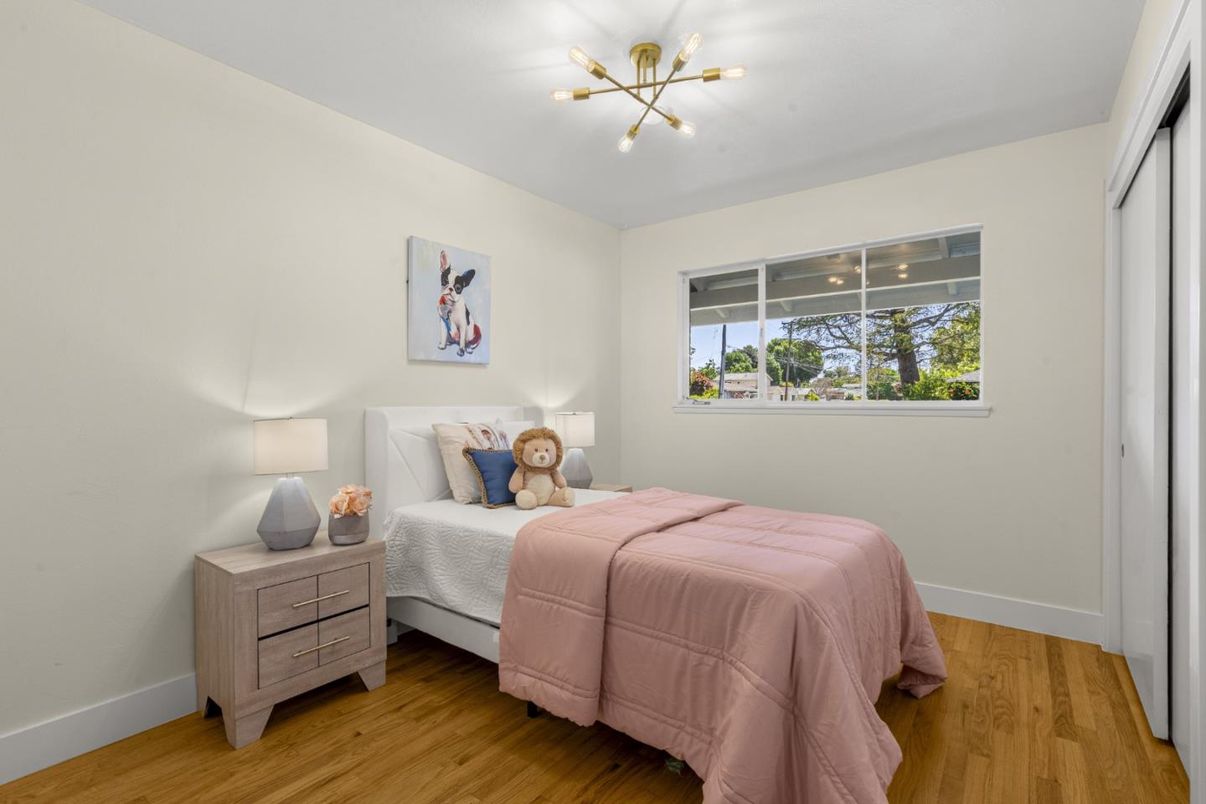 Bedroom, Interior, Pendant Lights, Wood Texture Flooring
