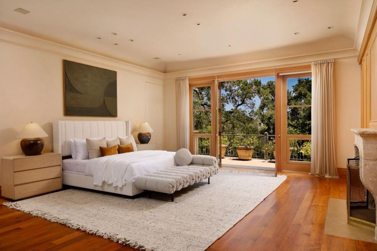 Bedroom, Fireplace, Interior, Recessed Lighting, Wood Texture Flooring