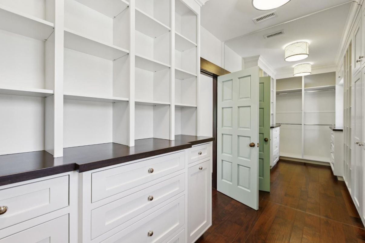 Interior, Walk-in Closets, Wood Texture Flooring