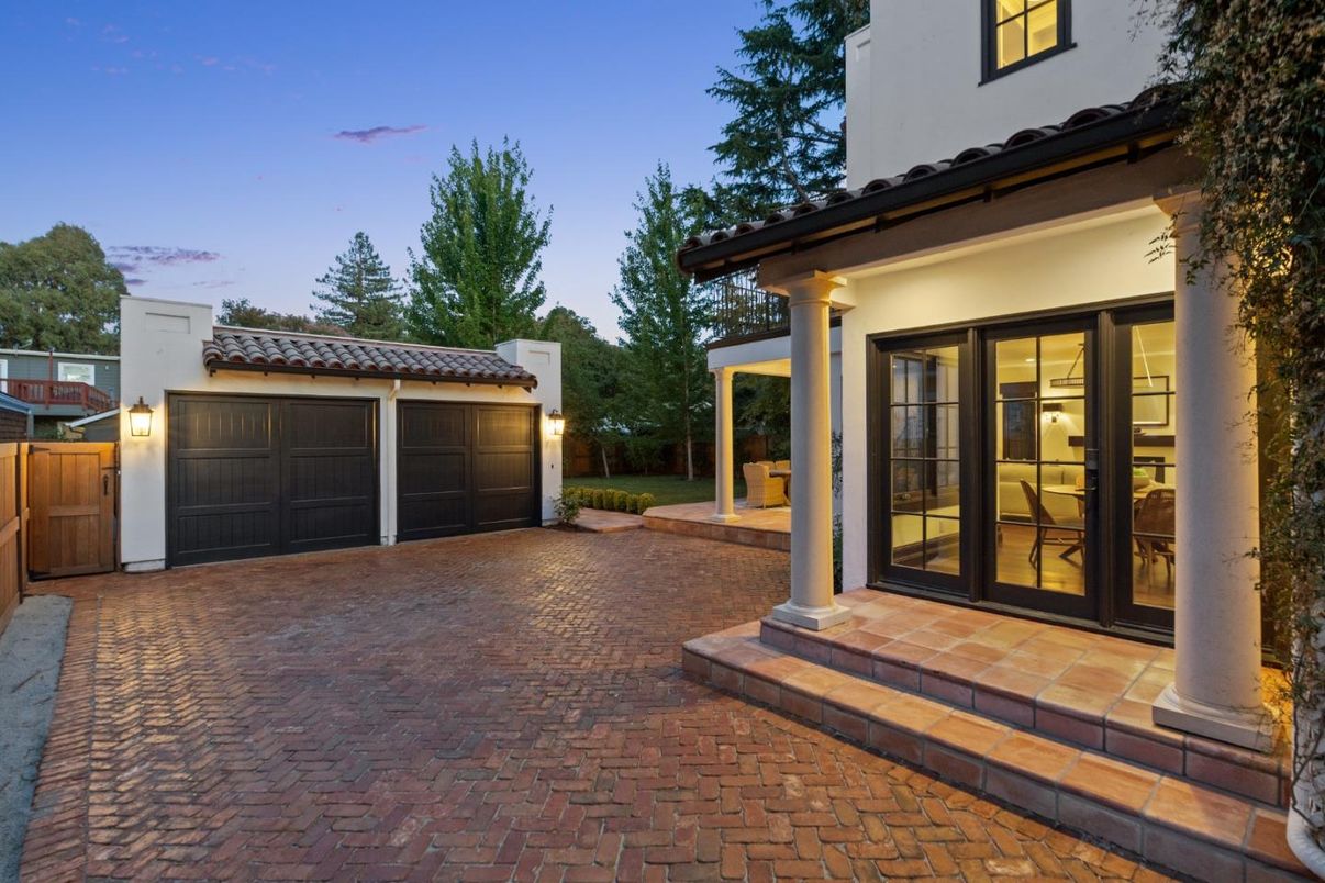 Detached Garage, Exterior