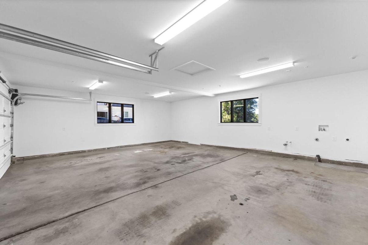 Empty room, Garage, Interior