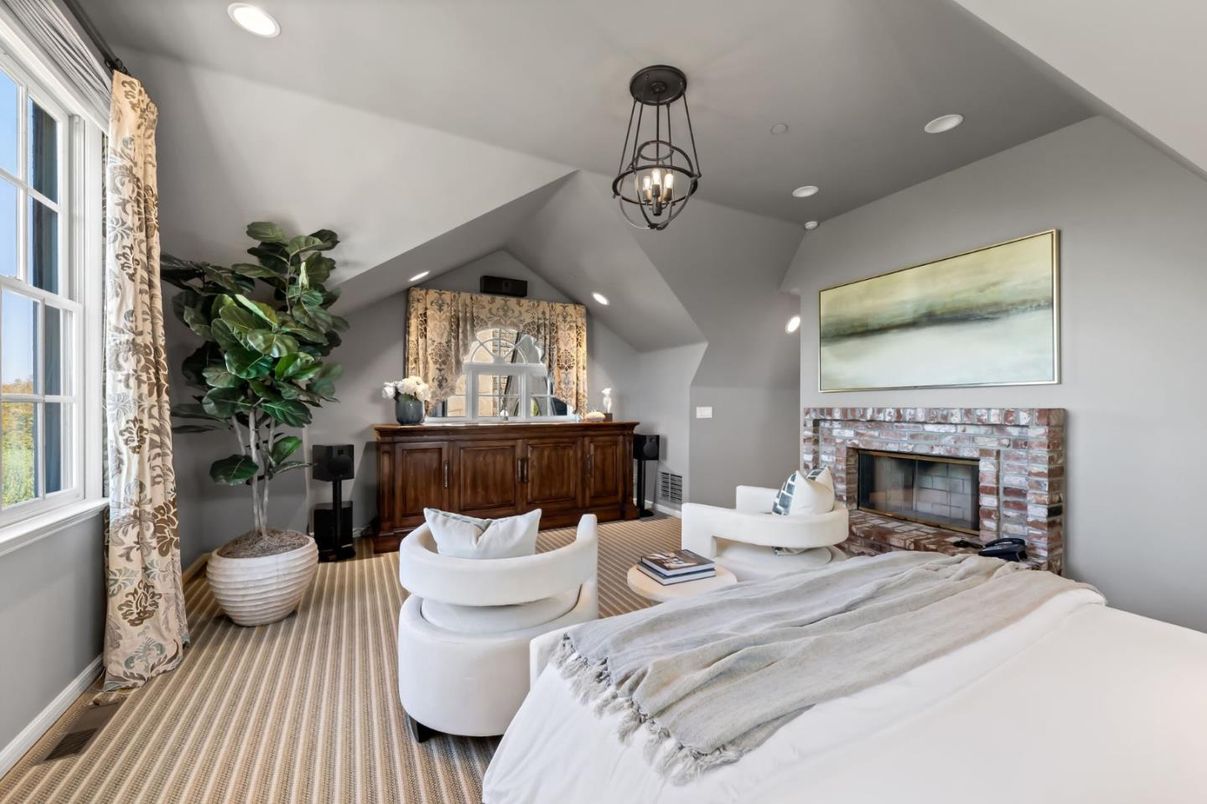 Bedroom, Fireplace, Interior, Pendant Lights, Recessed Lighting