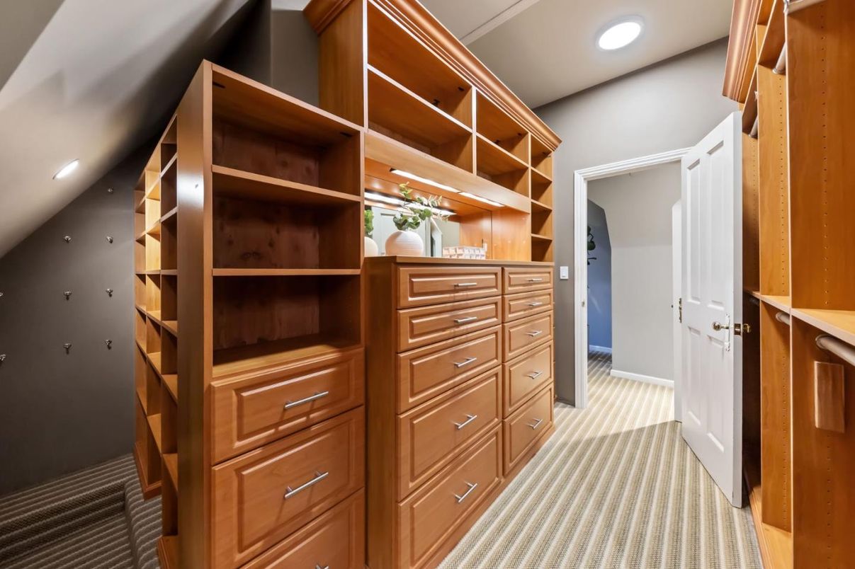 Interior, Recessed Lighting, Walk-in Closets