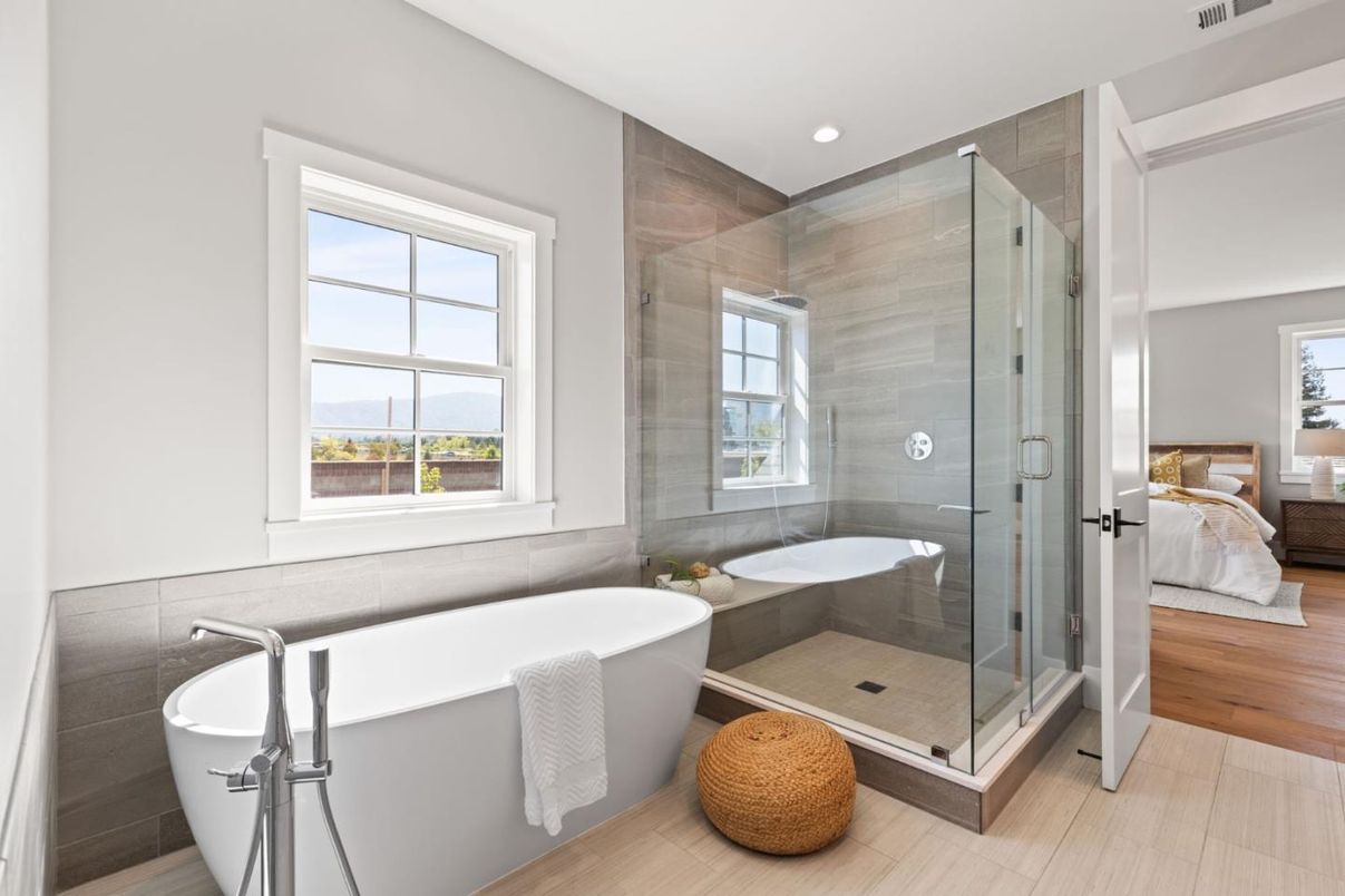Bathroom, Dual Sink Vanities, Interior, Recessed Lighting