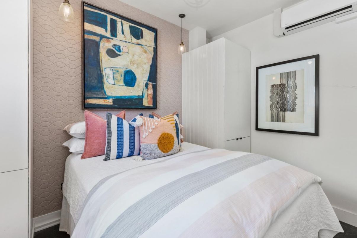 Bedroom, Interior, Pendant Lights