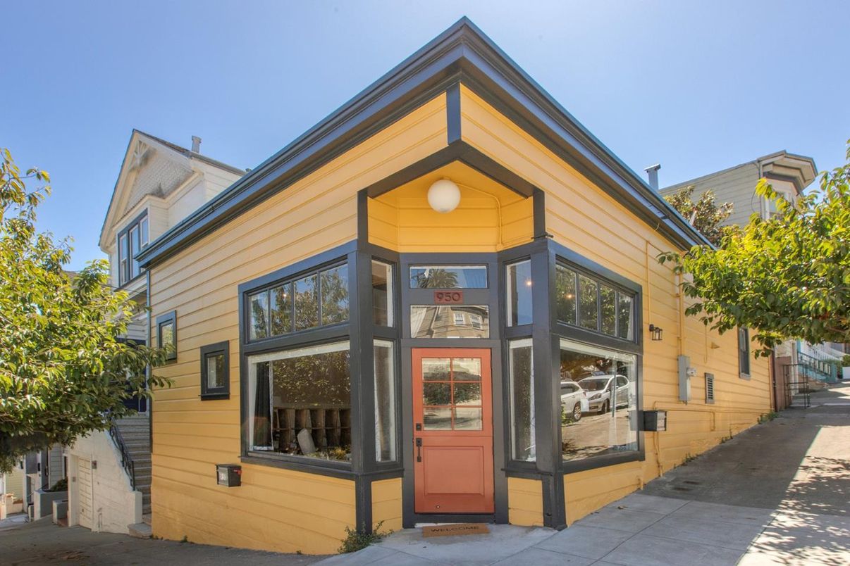 Exterior, Facade, None