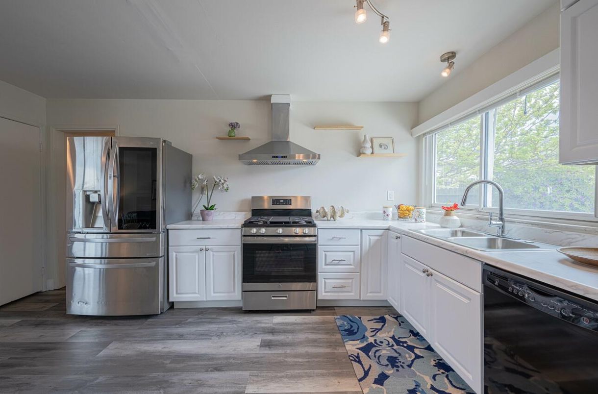 Interior, Kitchen, Stainless Steel Appliances, Wood Texture Flooring