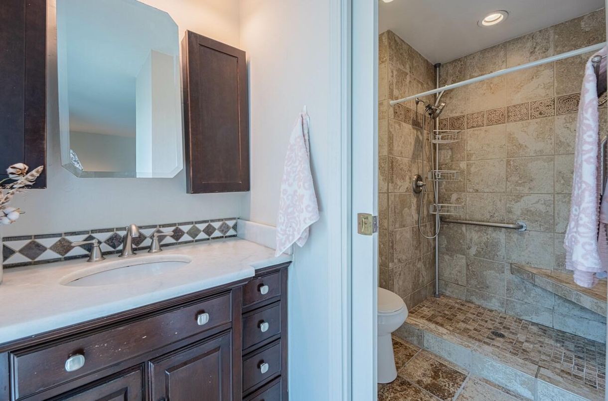 Bathroom, Interior, Recessed Lighting