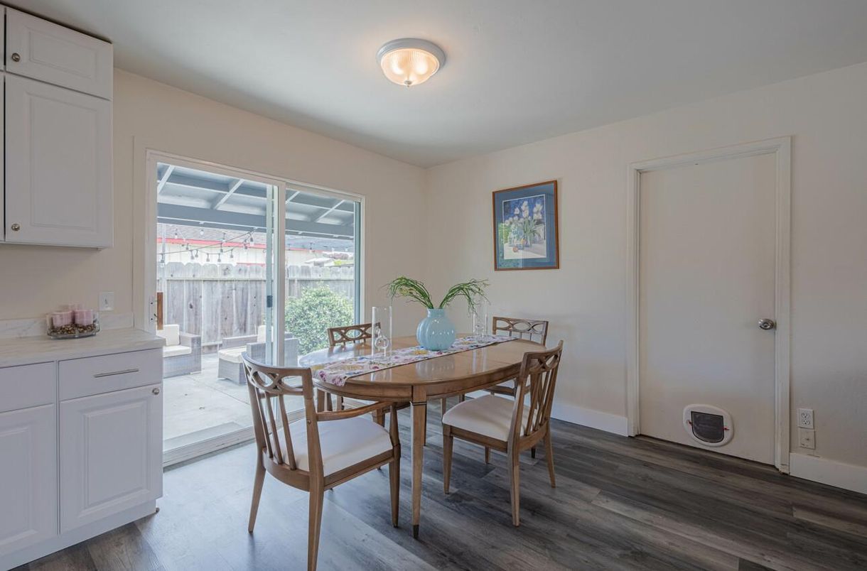 Dining room, Interior, Wood Texture Flooring