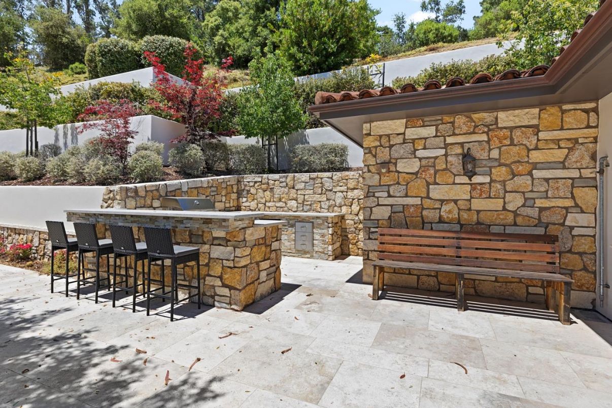 Exterior, Outdoor Kitchen