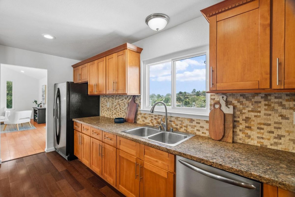 Dining room, Interior, Kitchen, Recessed Lighting, Wood Texture Flooring
