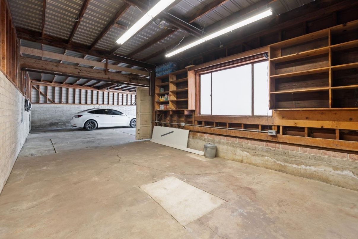 Garage, Interior, Wooden Beams, Wooden Walls