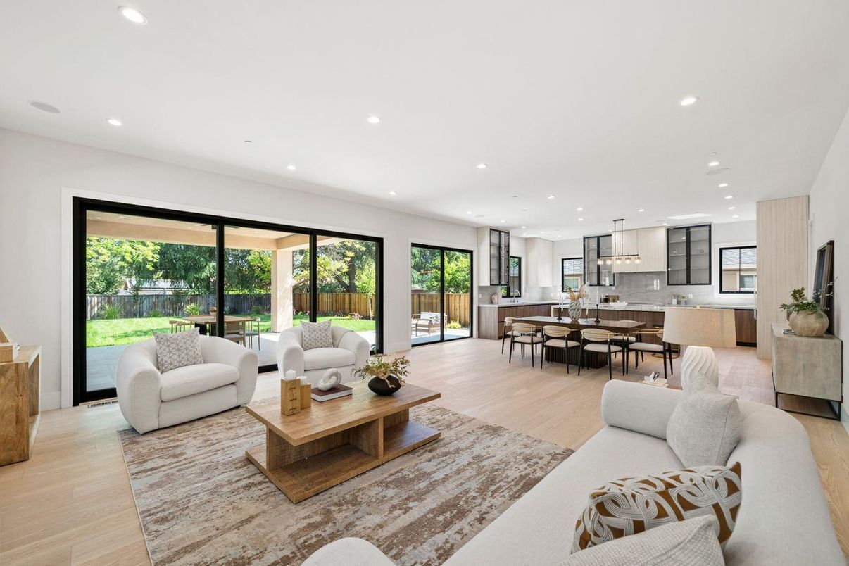 Chandelier, Dining room, Interior, Kitchen, Living room, Pendant Lights, Recessed Lighting, Wood Texture Flooring
