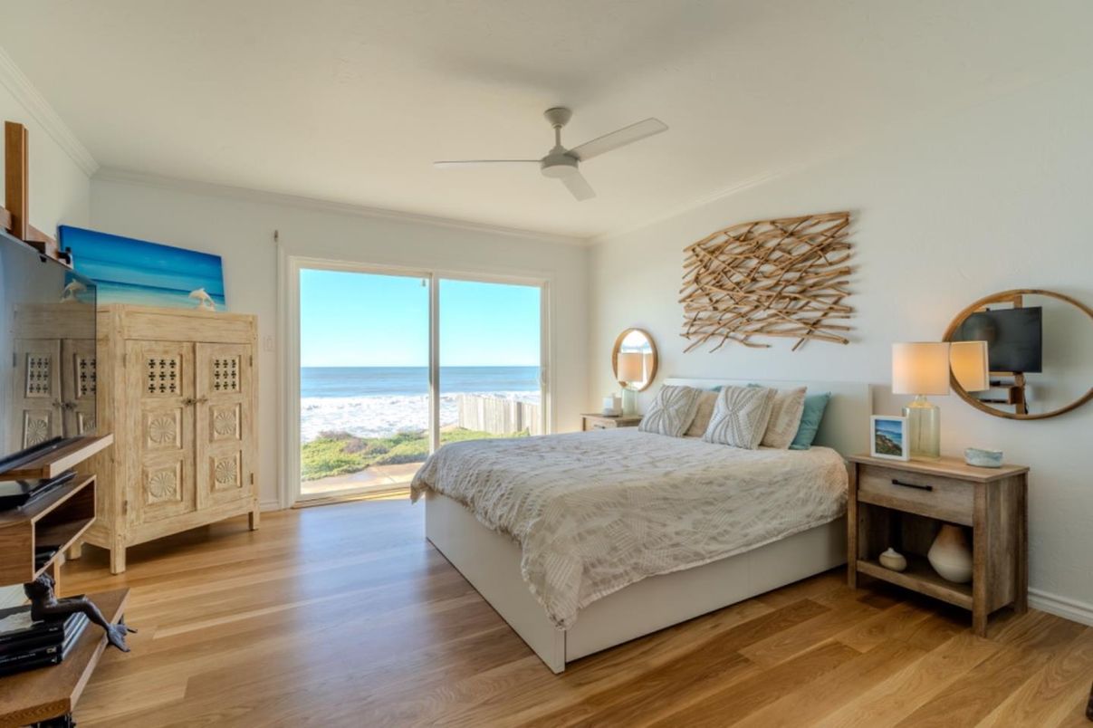Bedroom, Interior, Water, Wood Texture Flooring