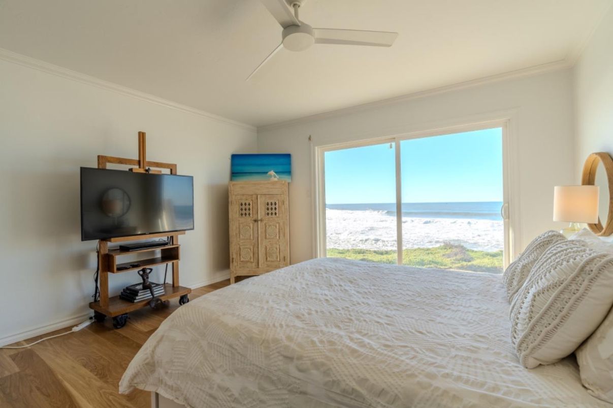 Bedroom, Interior, Water, Wood Texture Flooring