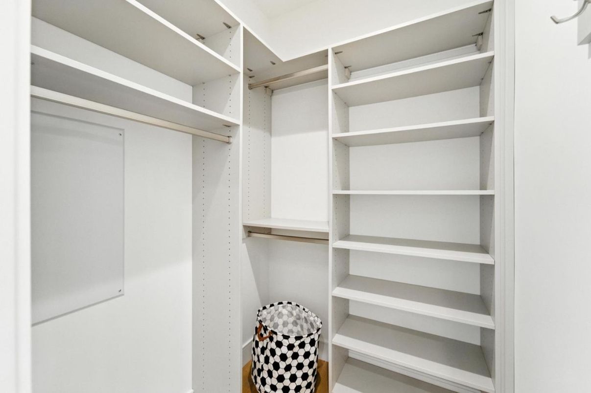 Interior, Walk-in Closets