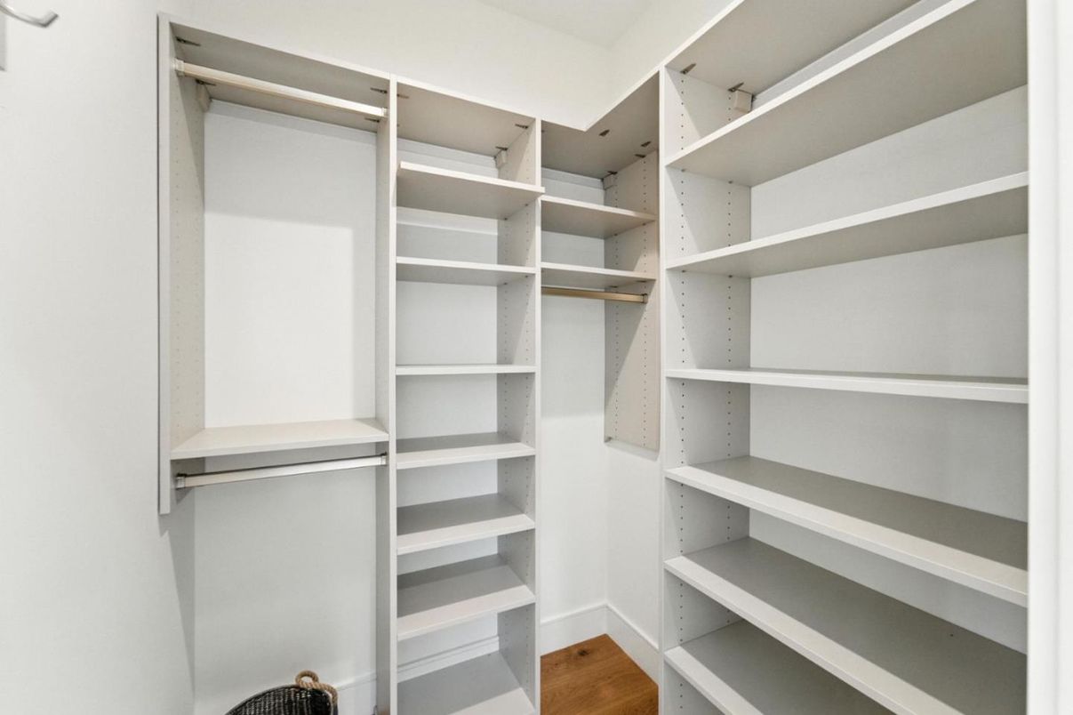 Interior, Walk-in Closets, Wood Texture Flooring