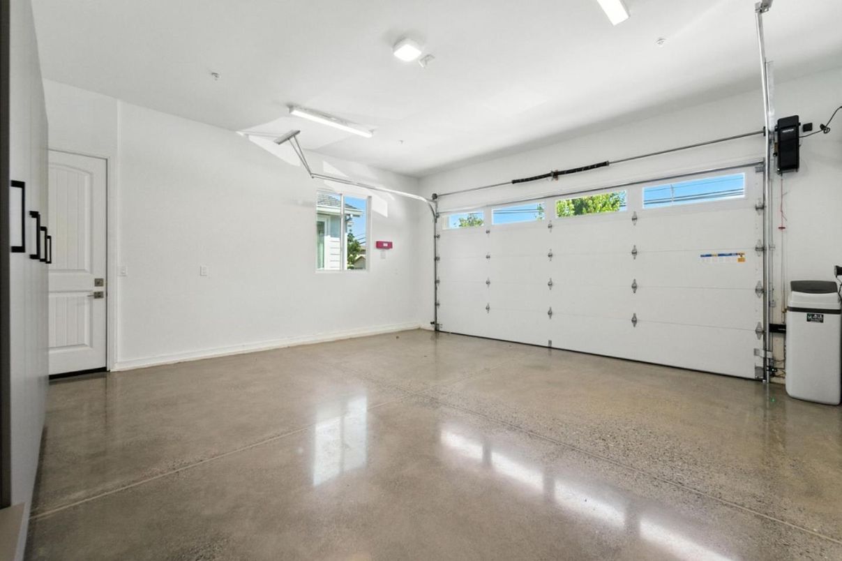 Garage, Interior