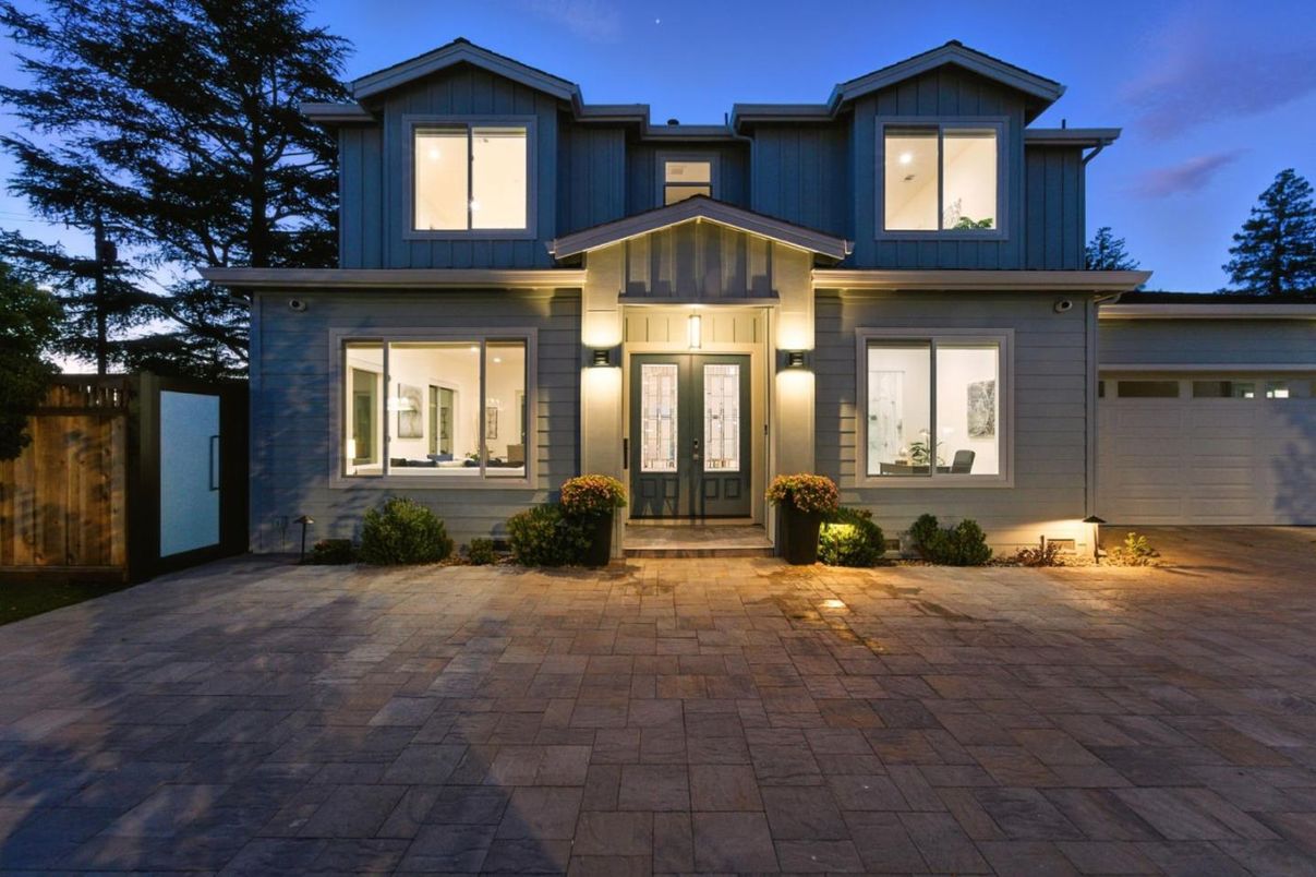 Attached, Exterior, Facade, Farmhouse