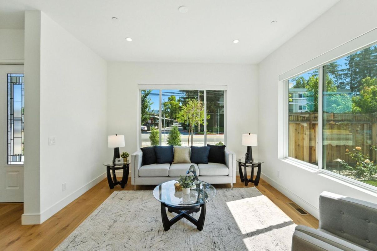 Interior, Living room, Recessed Lighting, Wood Texture Flooring