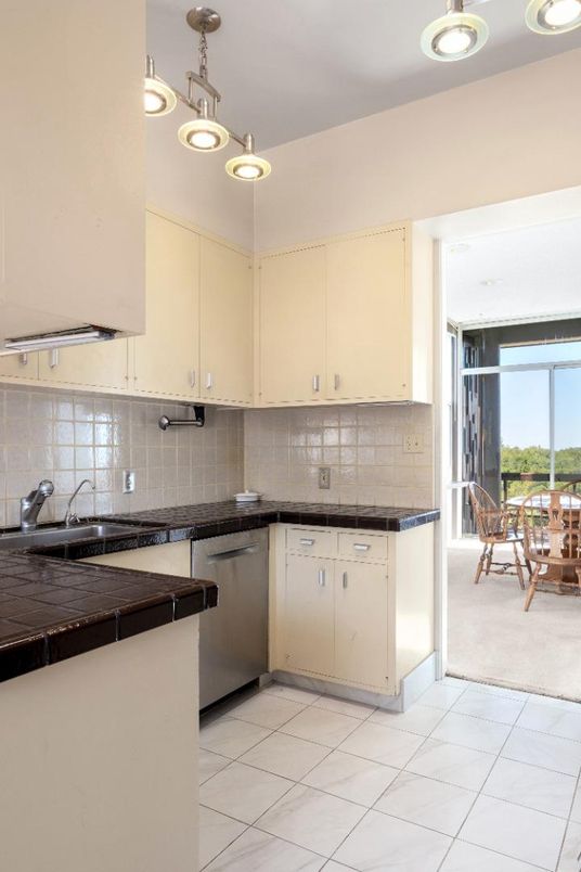 Dining room, Interior, Kitchen, Pendant Lights, Recessed Lighting