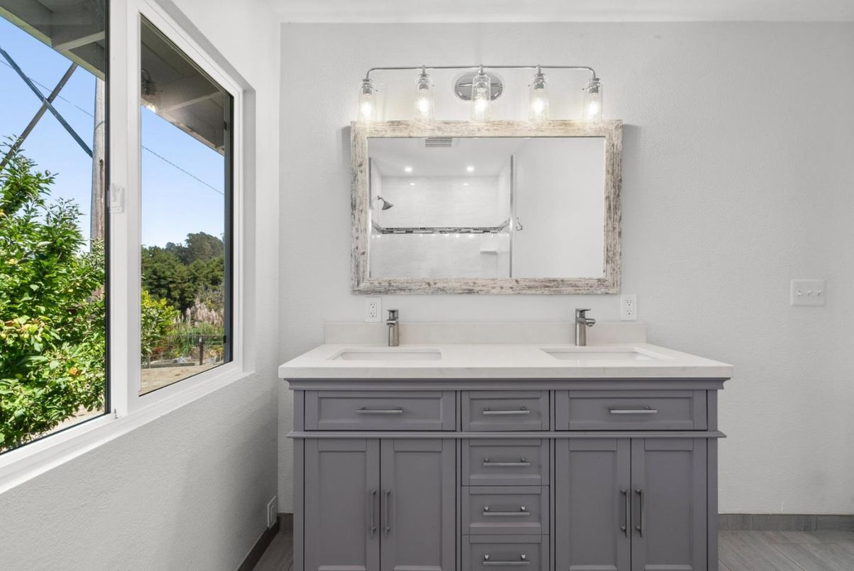 Bathroom, Dual Sink Vanities, Interior