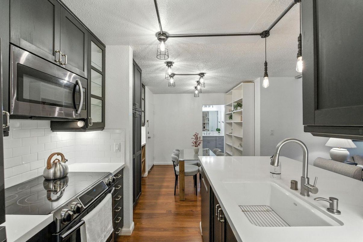 Dining room, Interior, Kitchen, Stainless Steel Appliances, Wood Texture Flooring