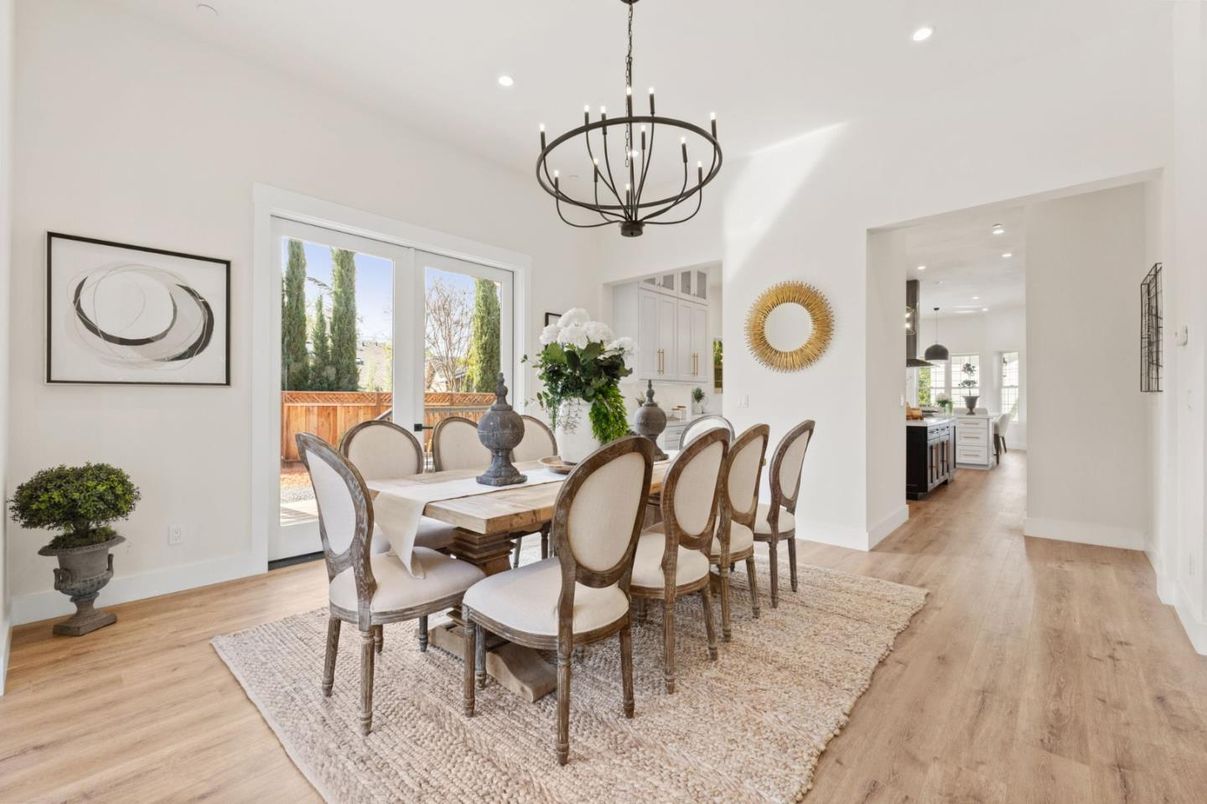 Chandelier, Dining room, Interior, Pendant Lights, Recessed Lighting, Wood Texture Flooring