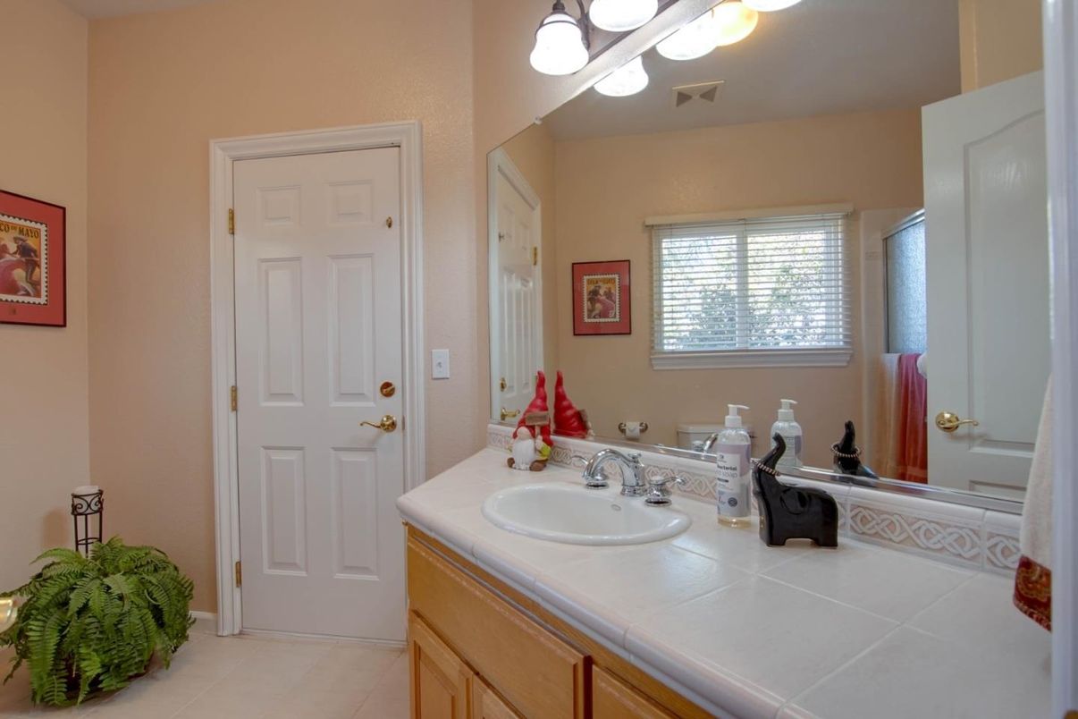 Bathroom, Interior, Tile Countertops