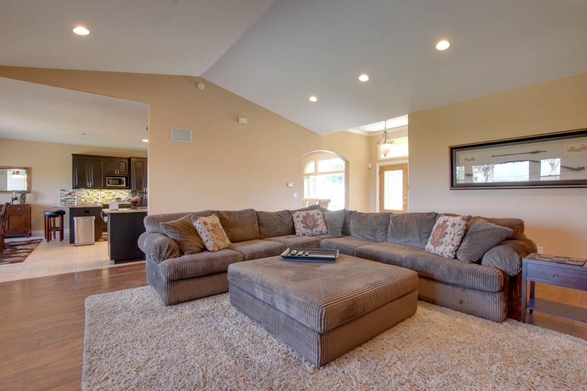 Interior, Kitchen, Living room, Pendant Lights, Recessed Lighting, Wood Texture Flooring