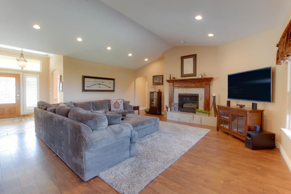 Fireplace, Interior, Living room, Pendant Lights, Recessed Lighting, Wood Texture Flooring