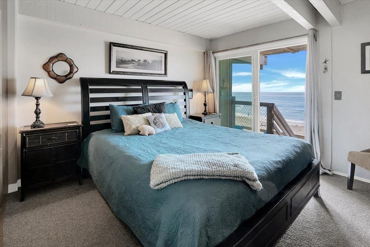 Bedroom, Interior, Water