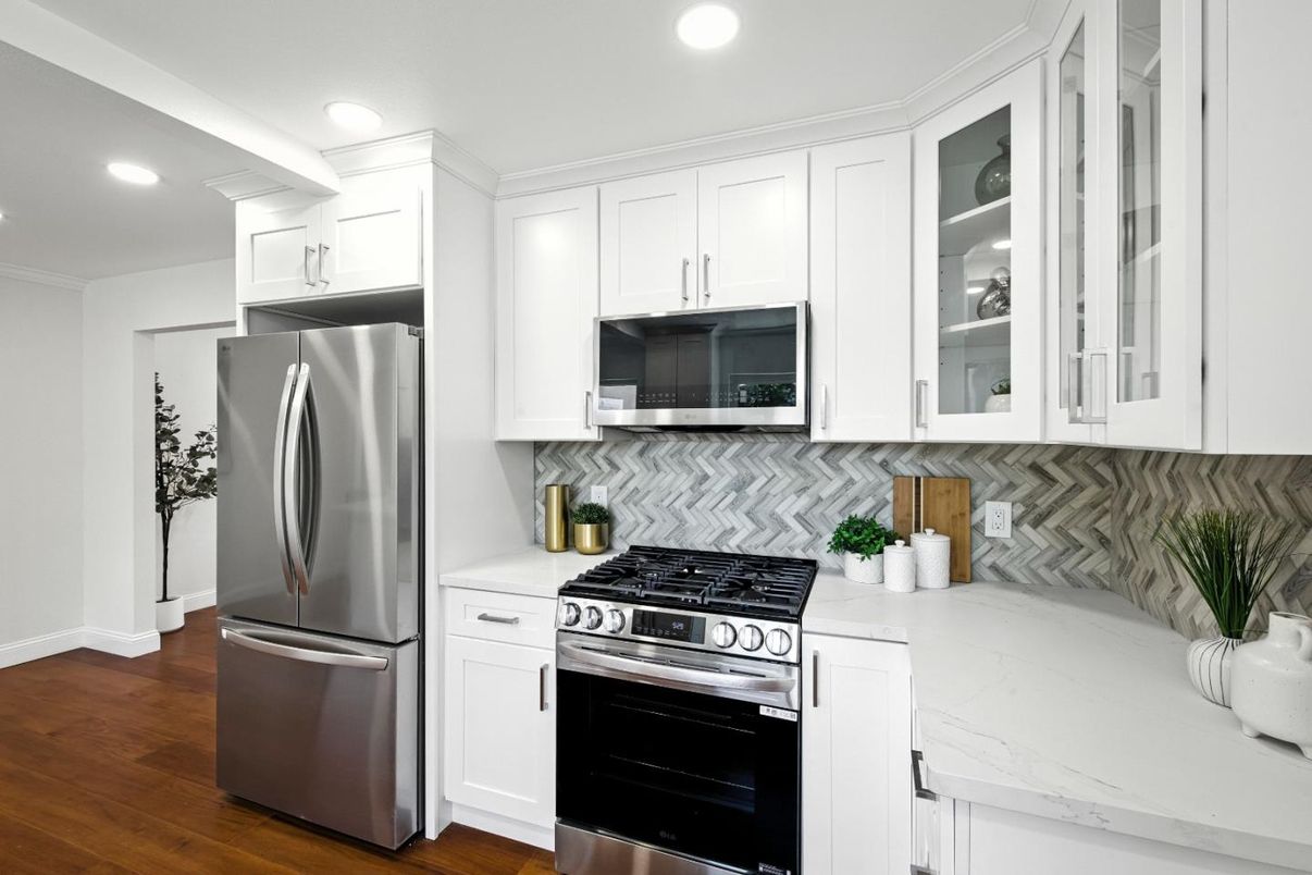 Interior, Kitchen, Recessed Lighting, Stainless Steel Appliances, Wood Texture Flooring