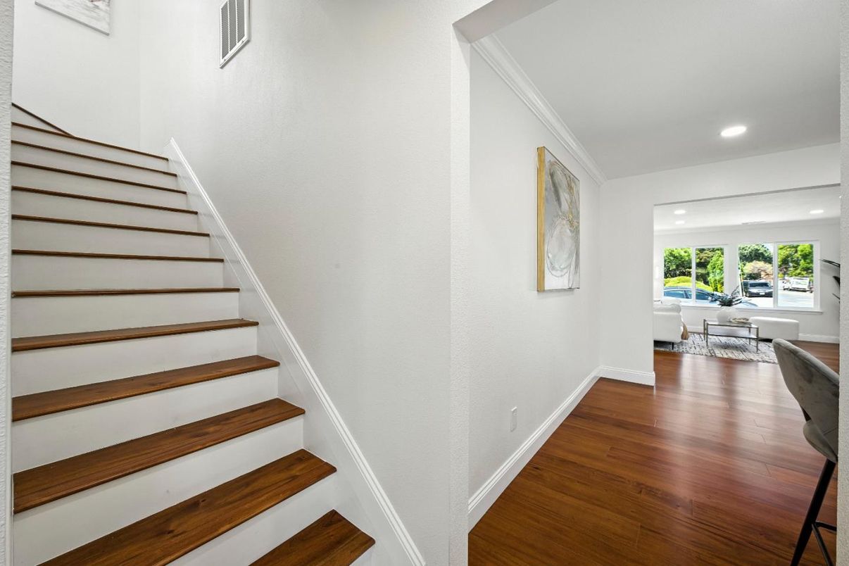 Interior, Recessed Lighting, Wood Texture Flooring
