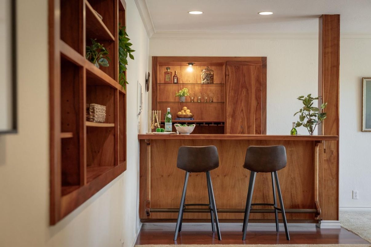Interior, Recessed Lighting, Wood Texture Flooring