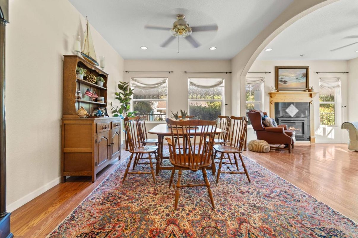 Dining room, Fireplace, Interior, Recessed Lighting, Wood Texture Flooring