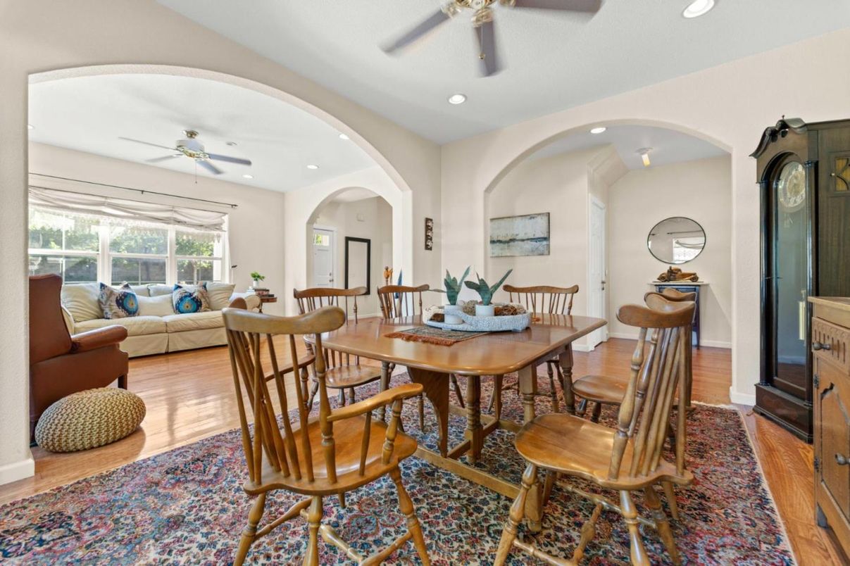 Dining room, Interior, Living room, Recessed Lighting, Wood Texture Flooring