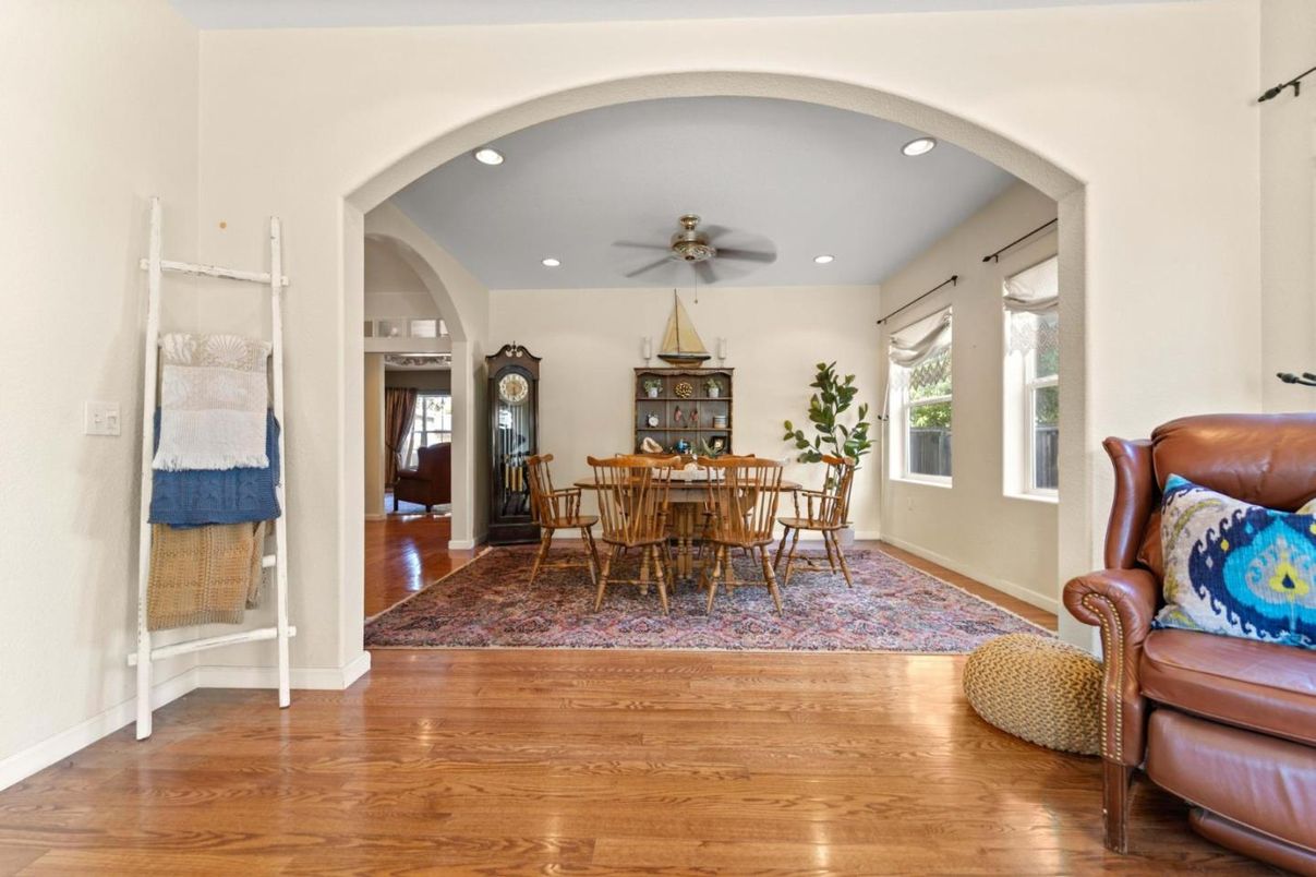 Dining room, Interior, Recessed Lighting, Wood Texture Flooring