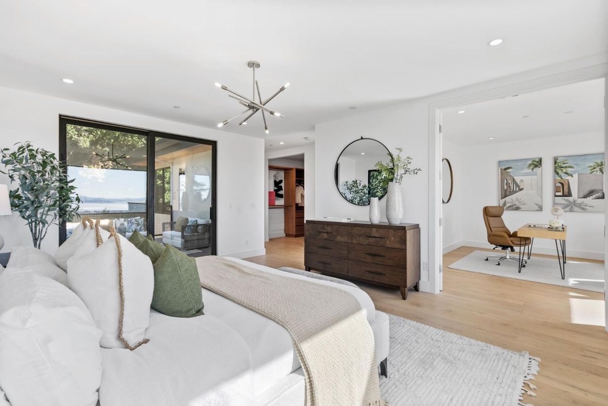 Bedroom, Home Office, Interior, Pendant Lights, Recessed Lighting, Water, Wood Texture Flooring