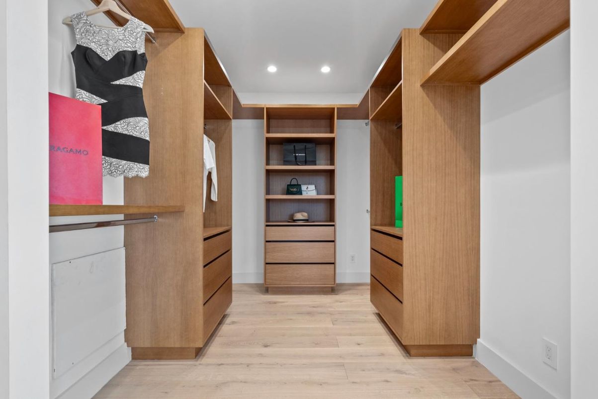 Interior, Recessed Lighting, Walk-in Closets, Wood Texture Flooring