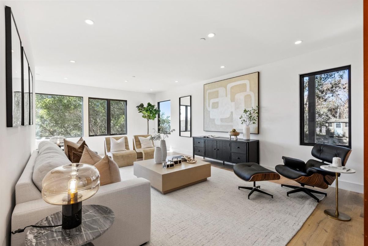 Interior, Living room, Recessed Lighting, Wood Texture Flooring