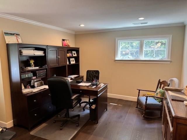 Home Office, Interior, Recessed Lighting, Wood Texture Flooring