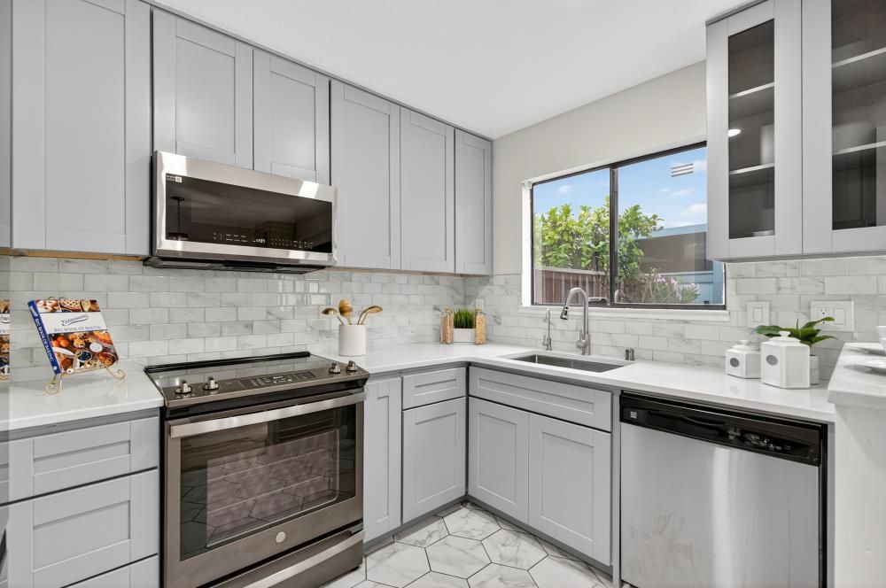 Interior, Kitchen, Marble, Stainless Steel Appliances